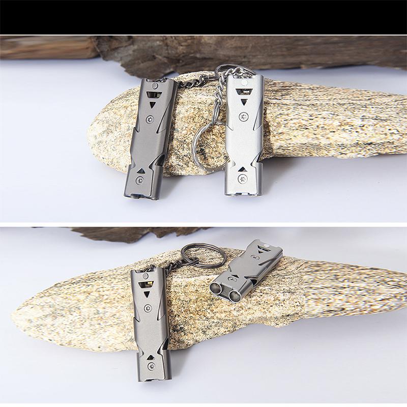 150DB Edelstahlpfeife mit Schlüsselanhänger Lebensrettendes Notfall SOS Ermutigendes Outdoor-Überlebenswerkzeug