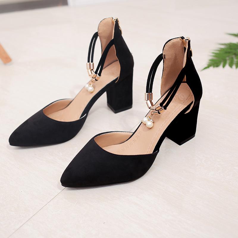 

Женские босоножки на массивном каблуке с жемчужной отделкой - Коллекция Лето и Весна 2023 38 чёрный