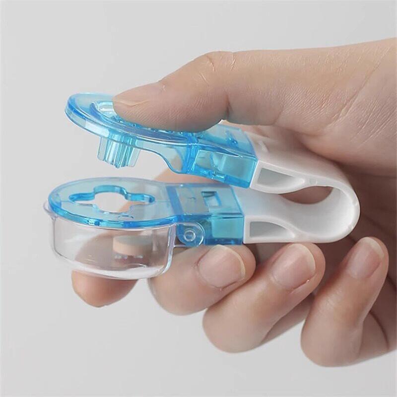 Press The Medication Dispenser, The Portable Pill-pulling Device, The Portable Drug Packaging Box, and Carry Them with You.