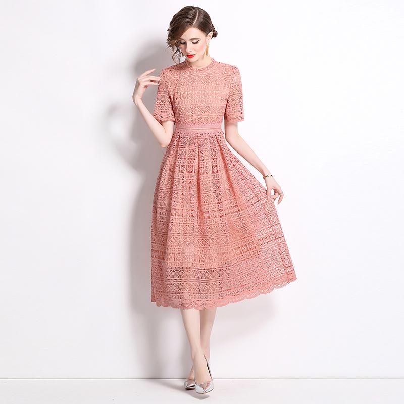 

Лето 2024 г., кружевные однотонные элегантные платья для женщин, модные офисные повседневные платья с открытыми плечами для официальных случаев M розовый