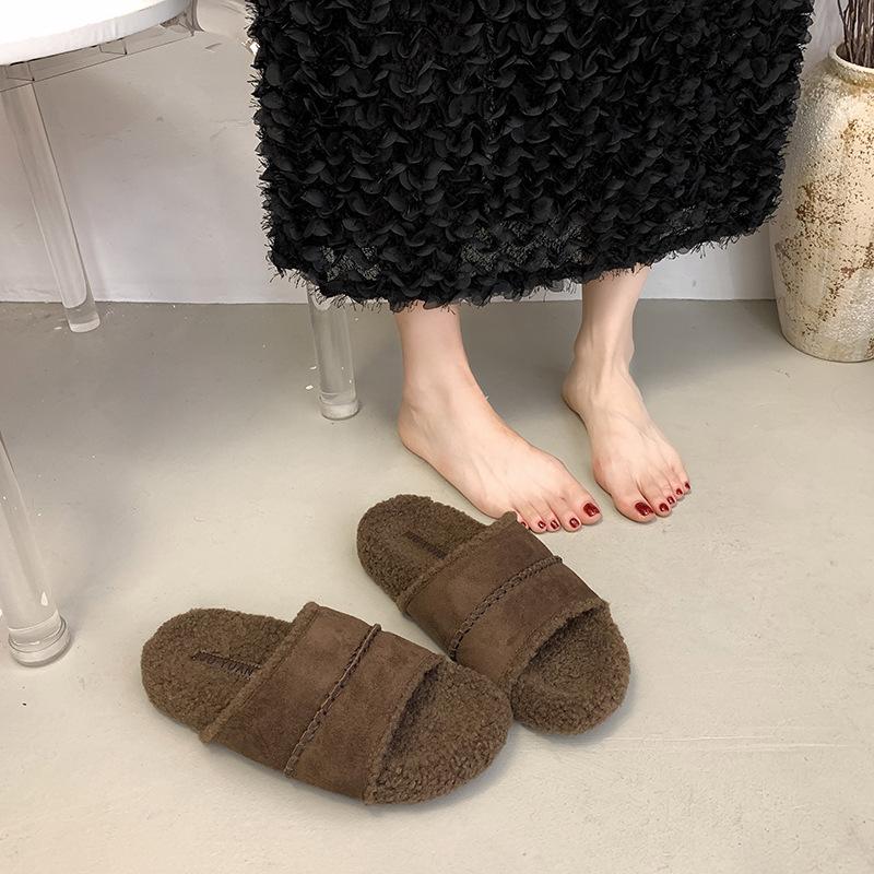 

Niche Mao Mao slippers women s wear 2025 retro muffin ugly cute fashion comfortable flat-bottomed slippers lazy one-word drag 40 темно-коричневого