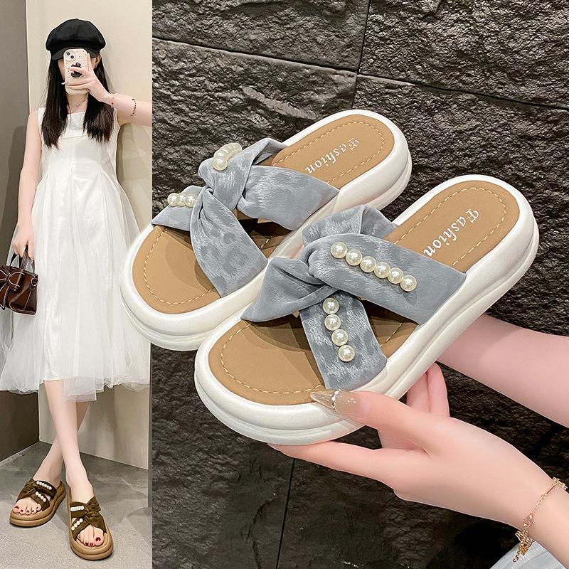 Sweet Outer Slippers Non-slip Leopard Print Shoes Women's Summer Thick-soled Sandals Versatile Lightweight Thick-soled One-word Pearls