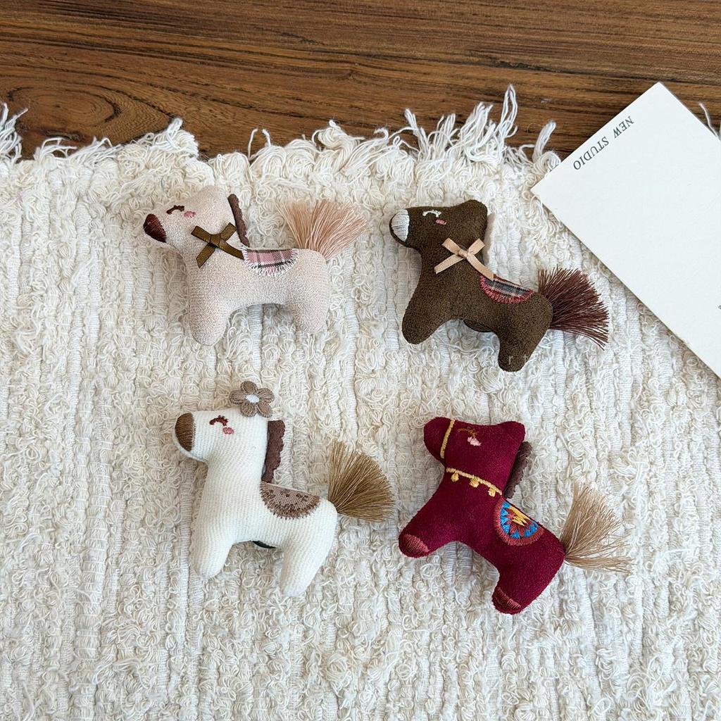 2026 New Style Year of the Horse Red Brooch for Women: Small Horse Pin for Coat or Scarf Decoration