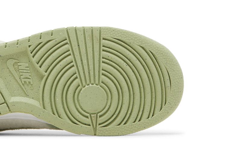Nike Wmns Dunk Low SE 'Fleece - Honeydew'