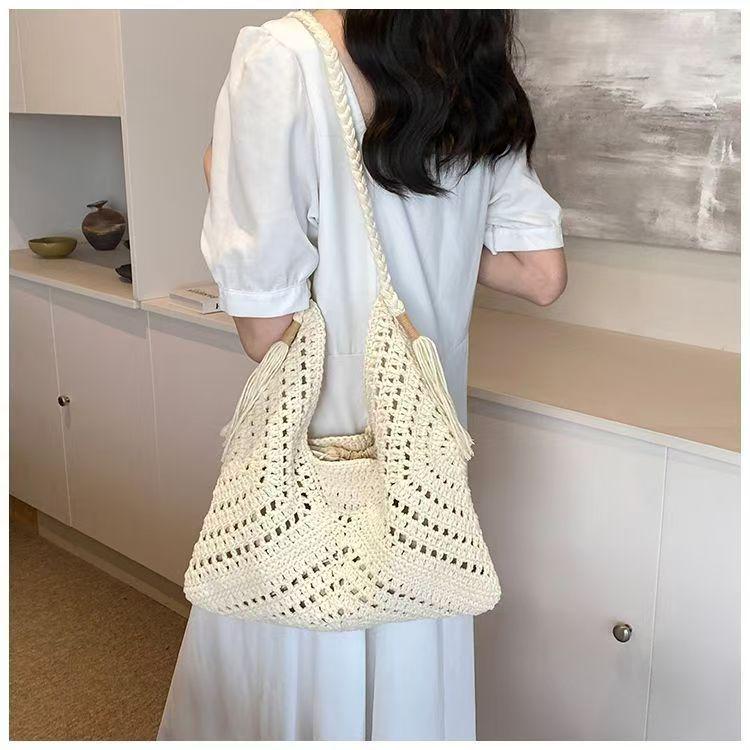 

Women s Fashionable Knitted Summer Beach Tote with Tassels - Large Capacity Shoulder Bag