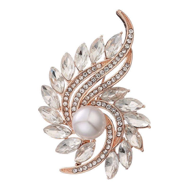 Korean Style Pearl Brooch: Versatile Floral Diamond Pin for Women's Coats