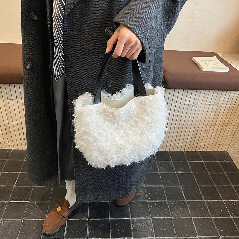 Niche High-end Handbag Small Bag Women's 2025 New Autumn and Winter Plush Bag Fashionable Simple Handbag
