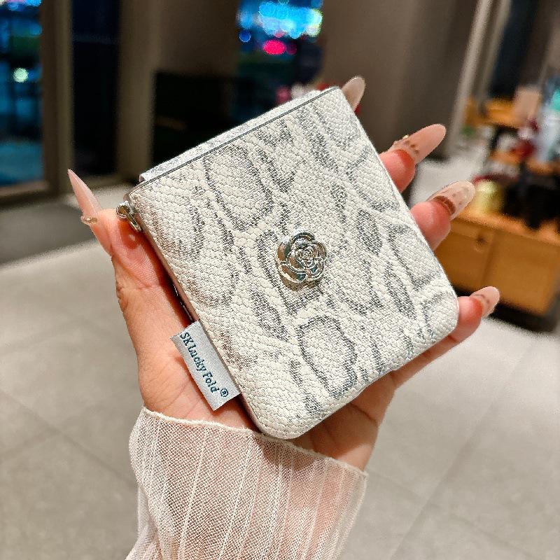 Stylish 3D Python Print Camellia Motorola Razr60 Ultra Drop-Proof Crossbody Lanyard Phone Case