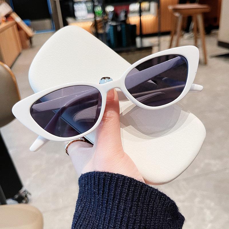 Trendy Cat Eye Sun Glasses Glasses Ladies Luxury Classic Classic Sun Eyeglasses for Ladies Shades UV400 Fashionable Travel Sunglass