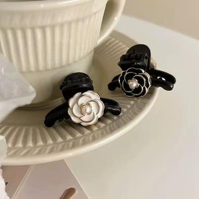 2 Stück Retro Französisch Schwarzes Temperament Kamelie Kleiner Griff Prinzessin Haarspange Seitenhaarspange Clip