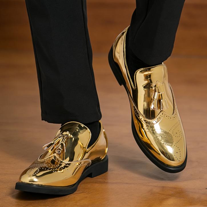 Luxury New Brand Designer Charm Tassels Gold Patent Leather Loafer Shoes for Men Wedding Formal Casual Formal Dress Footwear