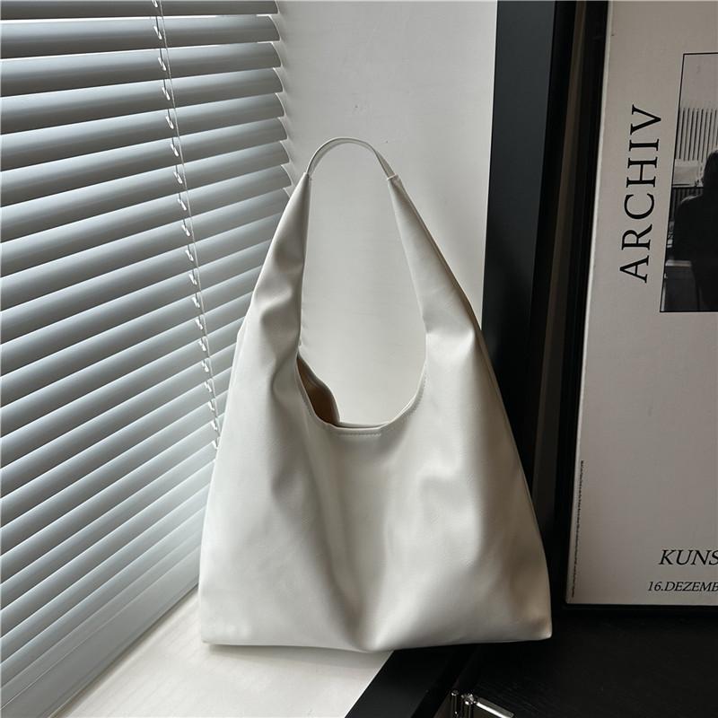 Autumn and winter large-capacity bag women's new fashion high-end commuter handbag shoulder armpit bag