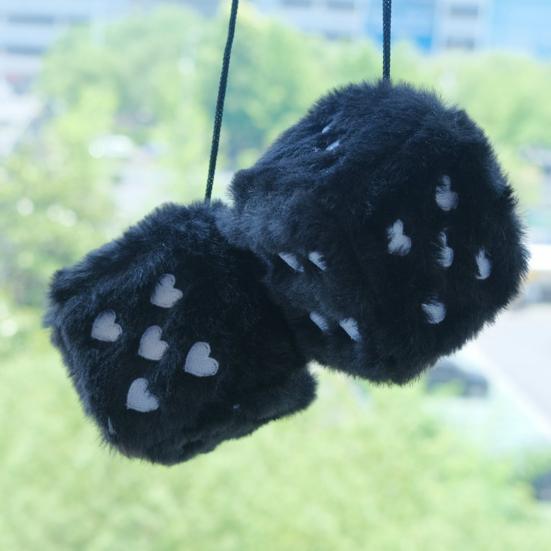 Plüsch-Würfel-Anhänger mit herzförmigen Punkten, zum Aufhängen, Würfel-Dekoration, weich, flauschig