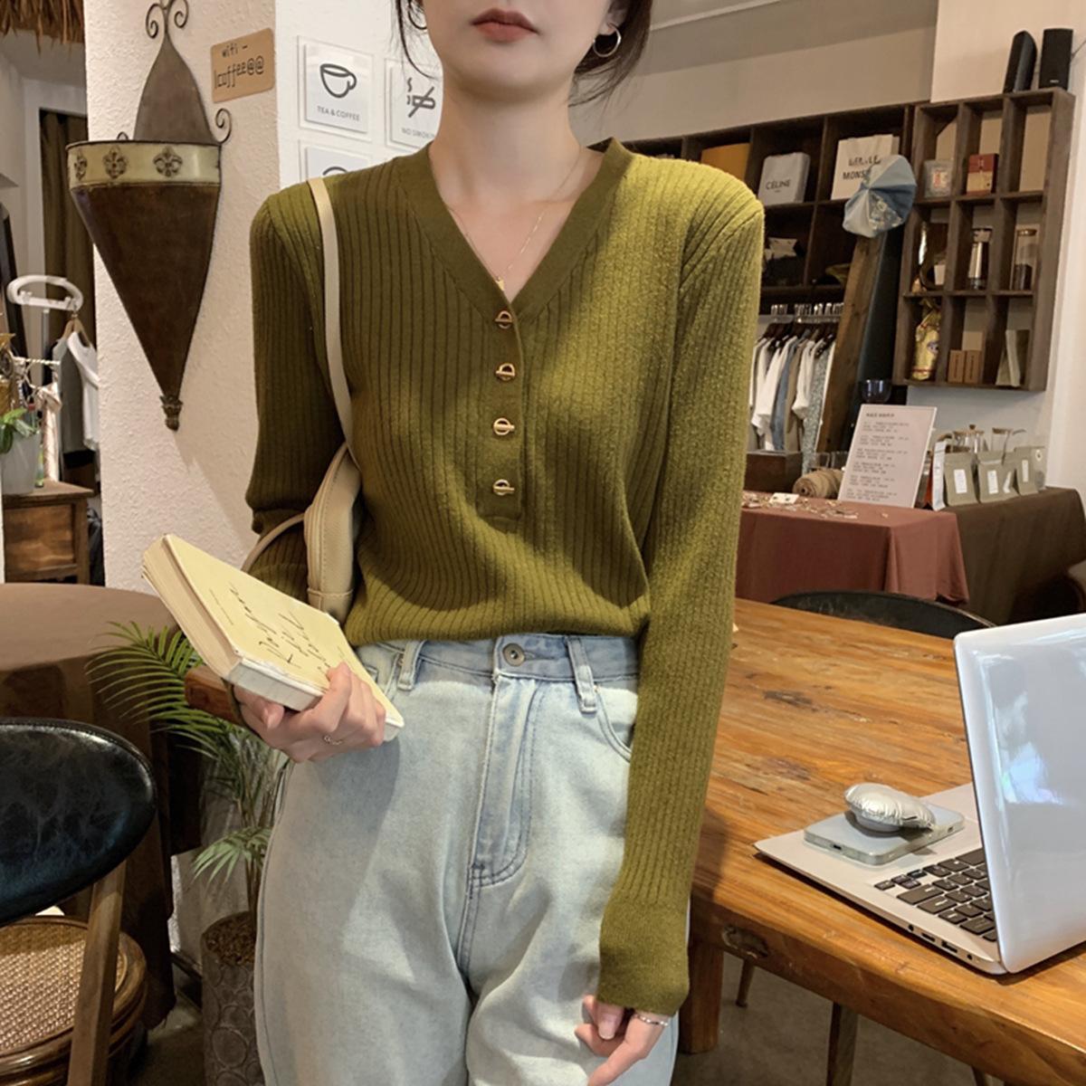 V-neck front shoulder knitted sweater women s autumn and winter new high-end sweater elegant temperament One Size зелёный