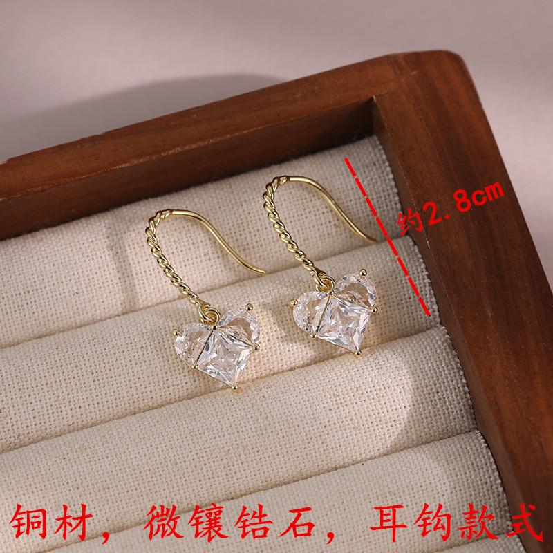 2025 new pearl ear buckle femininity elegant contrasting stud earrings jewelry simple versatile plain ring earrings
