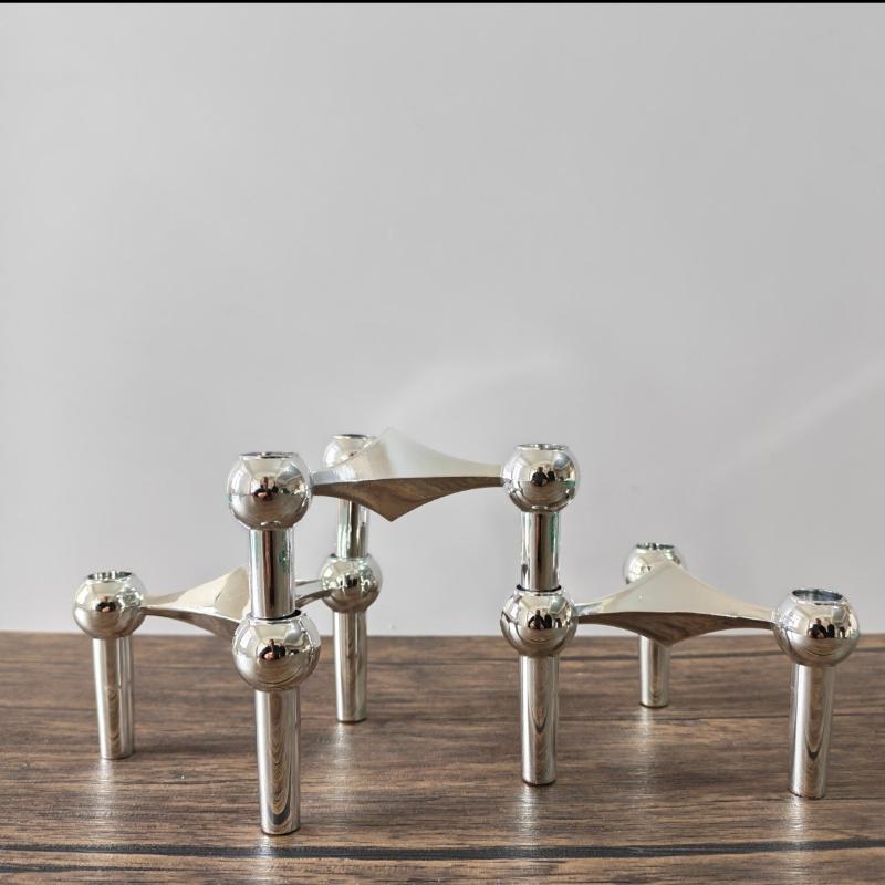 Creative 3-Leg Candle Holder Light Luxury Alloy Candelabra for Hotel, Party, Dinner & Western Restaurant Table Decor
