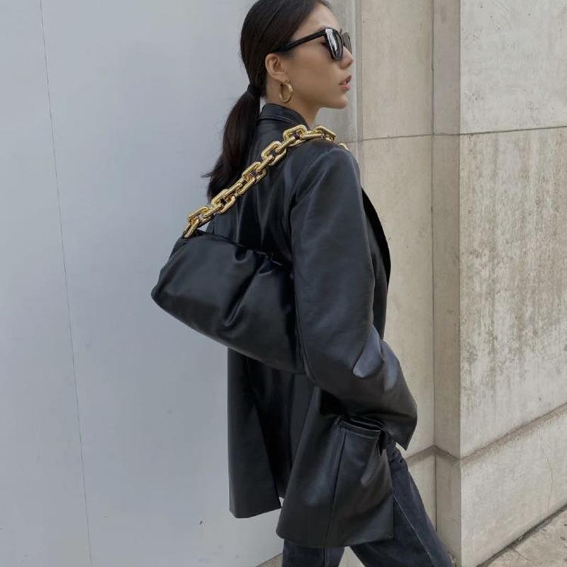 Женская сумка с толстой цепочкой — фото 3