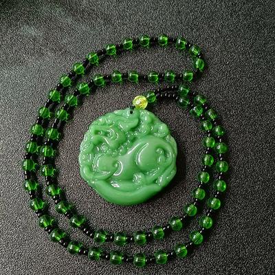 Zelený jadeitový ručně vyřezávaný dračí náhrdelník s přívěskem Čínský amulet Ženy Šperky pro muže Šťastné muže Dárek na párty