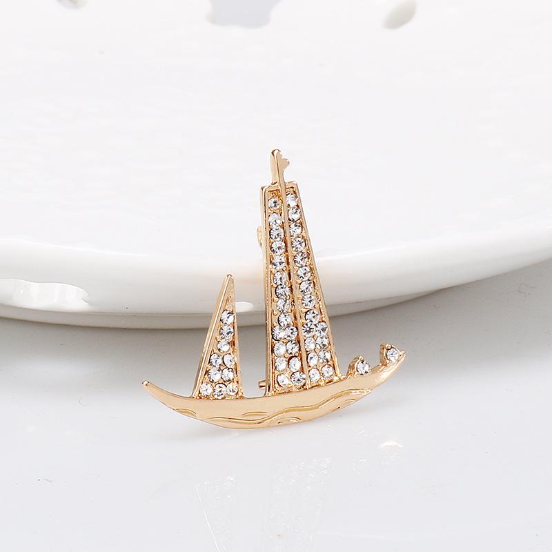 Men s Retro British Naval Sailboat Brooch Pin – Fashionable Lapel Accessory золотой