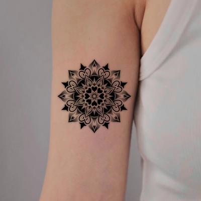 Tattoo Sticker Mandala Waterdicht Langdurig Niet-Reflecterend High-End Gevoel Persoonlijkheid Dominerend Tattoo Sticker
