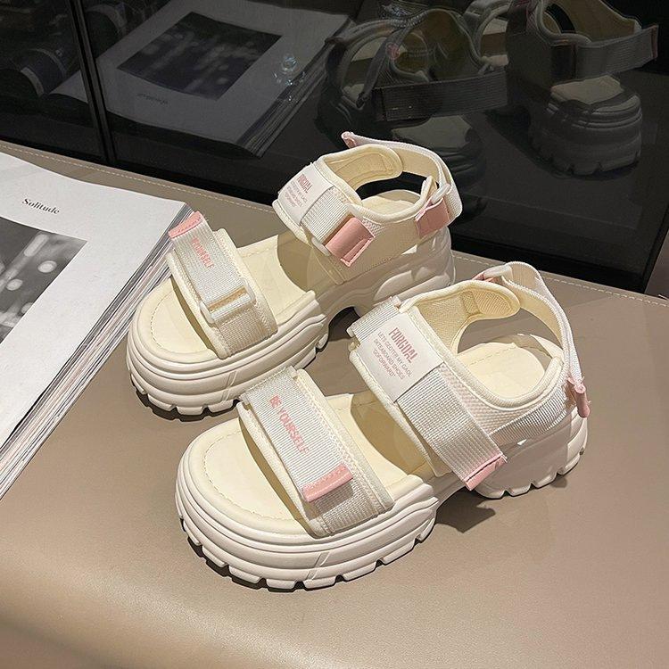 

Internet celebrities increase platform beach sandals women 2025 summer new versatile fashion soft sole comfortable muffin sole sandals 40
