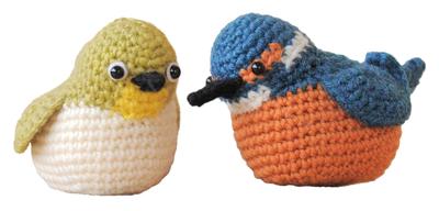 Zestaw do dziergania Hamanaka - Seria Ptaki Dzikie: amigurumi (używając włóczki Hamanaka Amelie) - b: Japończyk białooczny, C: Zimorodek (Rozmiar: Około. 5,5 cm szerokości x