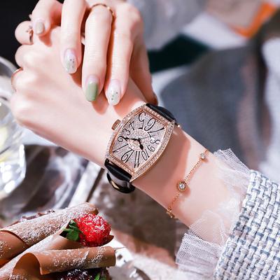 Modny i Elegancki Zegarek Damski Personalizowany Zegarek Kwarcowy w Kształcie Beczki z Pełnym Diamentem z Dużą Tarczą Zegarek Paskowy dla Kobiet