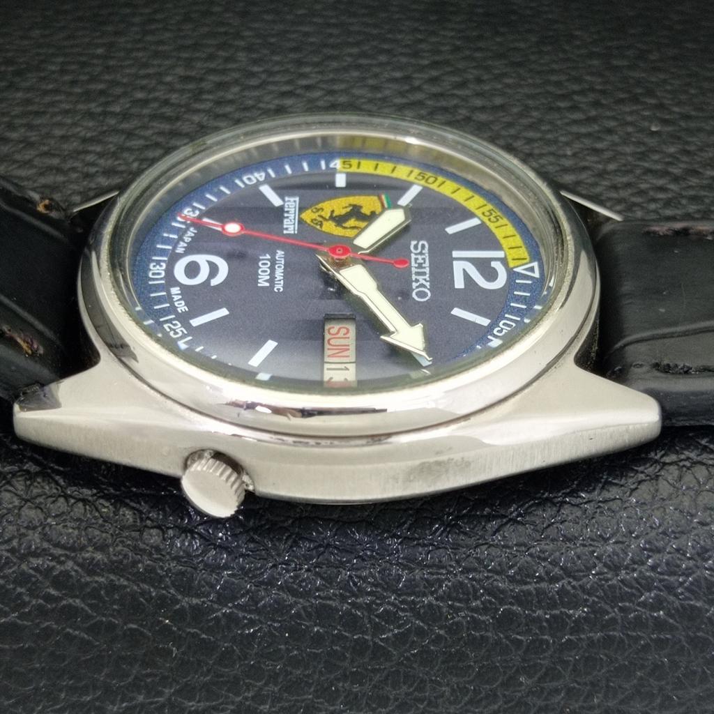 JAPAN VINTAGE SEIKO AUTOMATIC 7019A MENS FERRARI DIAL WATCH a700478-5