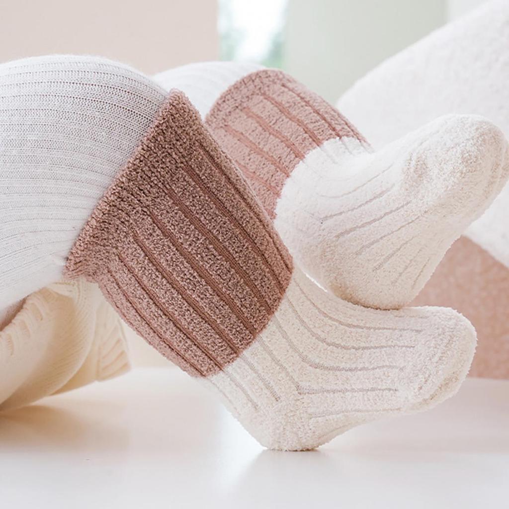 3 Paar Korallenvlies Babysocken Winter Warm Mittelhohe Socken für Säugling Kleinkind Patchwork Lockere Mündung Lange Socken