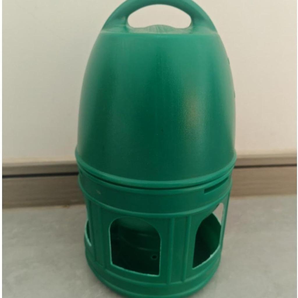 Bird Water Drinker Parakeet Chicken Dove Feeder with Hanging Handle Green 1L