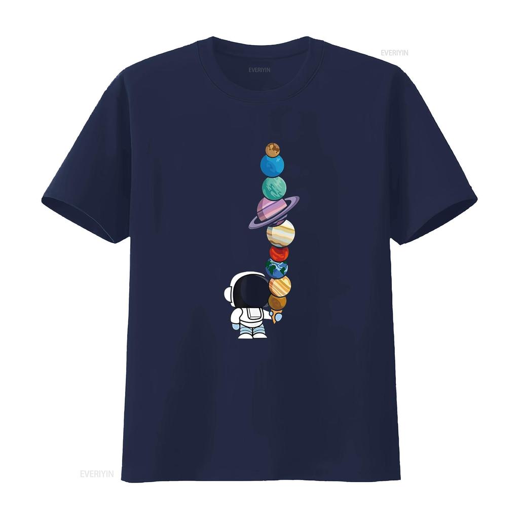 Astronaut hält Planeten-Eiscreme JungenMädchen STEM Kinder T-Shirt vintage Gewaschen Bequem Grafik Unisex Stilvoll Leicht Lässig