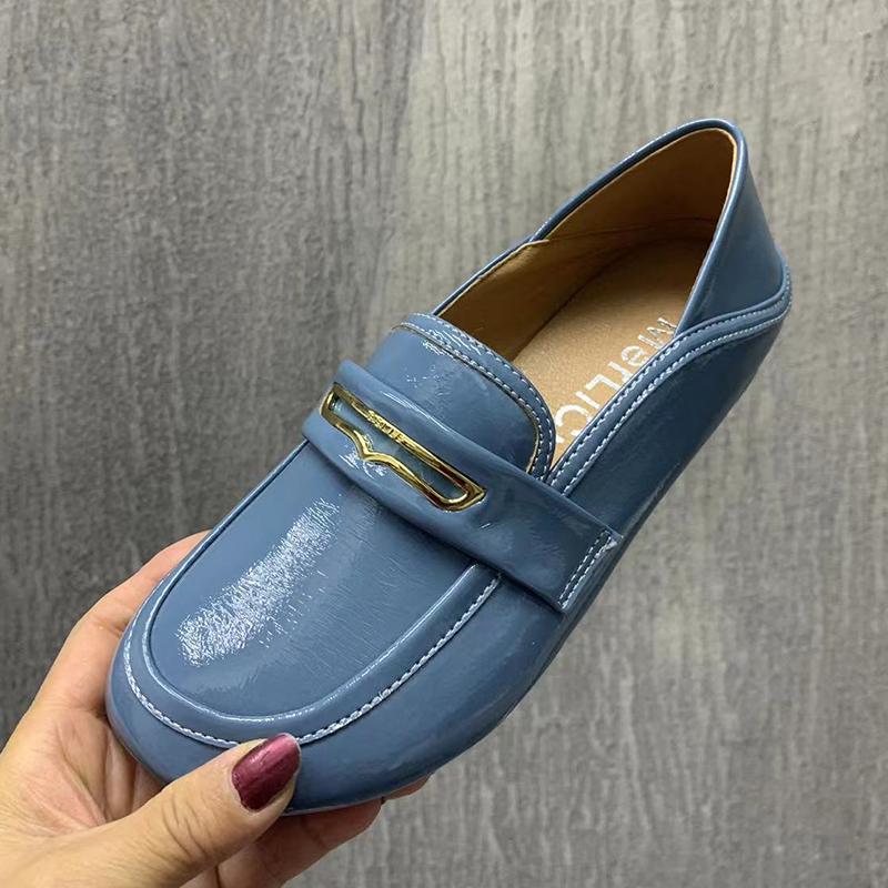 Fashion Women Shoes Luxury Brand Designer Shoes Plus Size Flats Shoes Casual Female Mullers Patent Leather Loafers Slip On Shoes