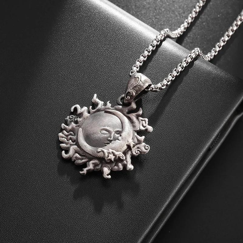 Retro Punk Sun Hugging Moon Round Pendant Necklace Suitable for Men and Women Fashion Trend Couples Commemorative Jewelry Gifts