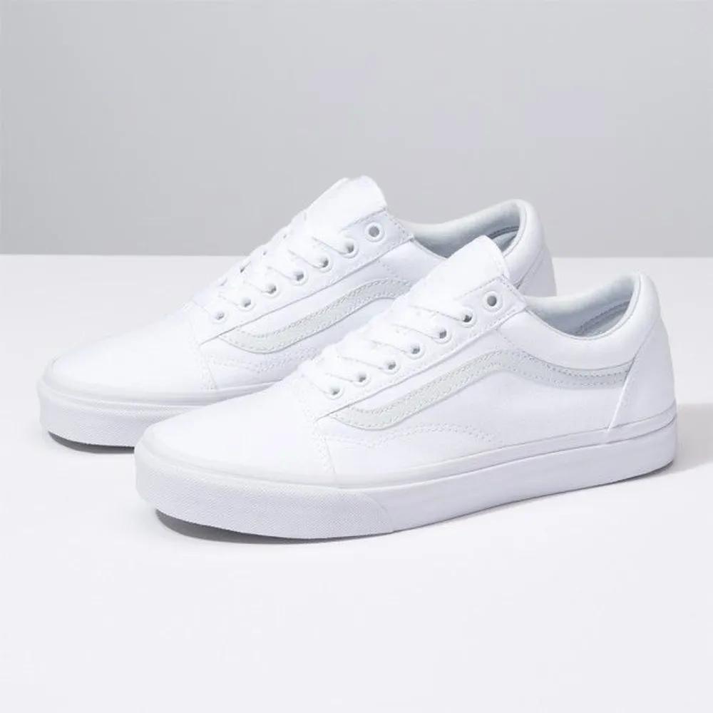 Core Classic OLD SKOOL VN000D3HW001 220