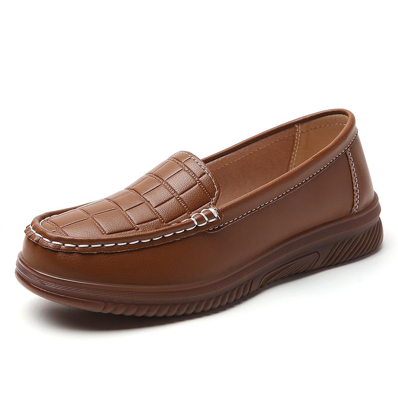Women's casual plate-size spring and summer breathable loafers, 100% genuine leather shoes, fashionable women's flat work shoes