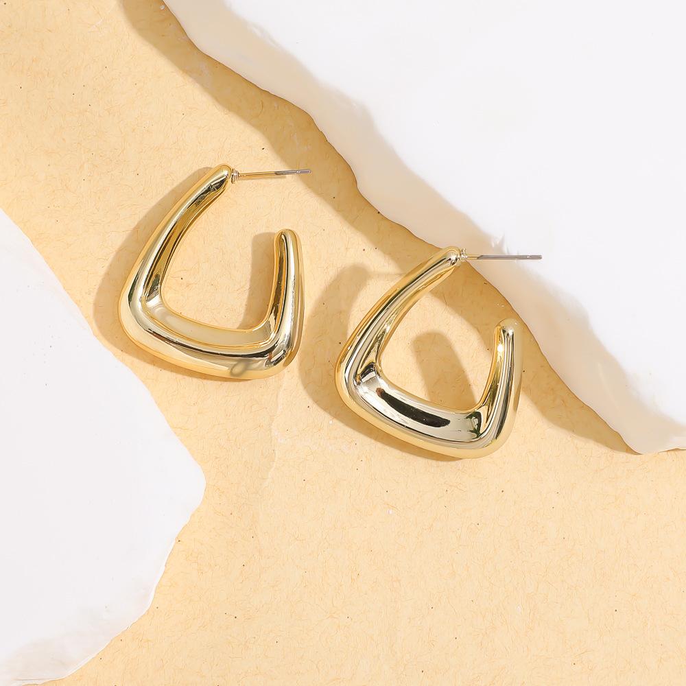 New Products Are Hot, Fashionable, Simple and Versatile, Hepburn Style Geometric Niche Earrings, Exquisite High-end Earrings.