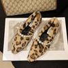 Fashion Pearl Beaded Fur Pointed Toe Flats Leopard Cotton Boots Winter Fashion New Short Plush Shallow Warm Shoes 2025 Trend Snwo Botas