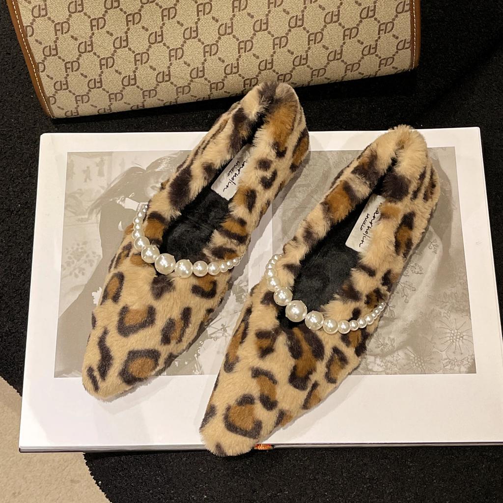 Fashion Pearl Beaded Fur Pointed Toe Flats Leopard Cotton Boots Winter Fashion New Short Plush Shallow Warm Shoes 2025 Trend Snwo Botas