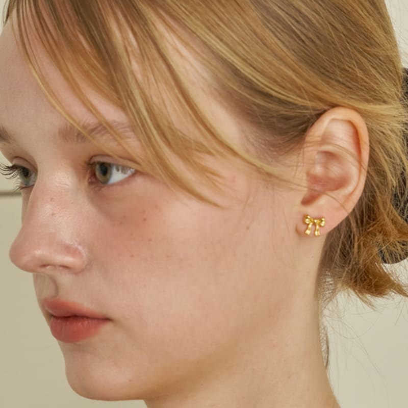 Ssecondo Mini ribbon stud earrings, Emilie_2 colors