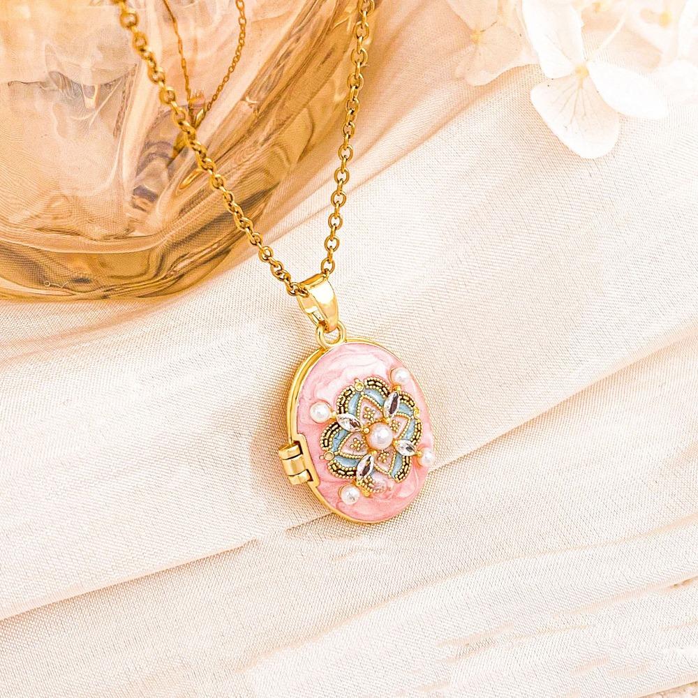 Inlaid Rhinestones Photo Locket Pendant Necklace Openable Gold Clavicle Chain Birthday Gift