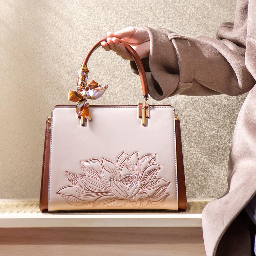 Chinese-style embroidered handbag for middle-aged mothers, simple and fashionable women's handbag, crossbody bag for mother-in-law, Mother's Day gift