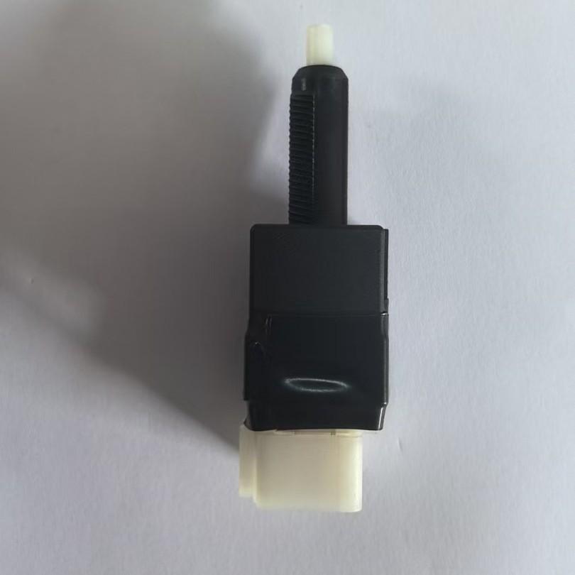 Hino Brake Light Switch 84340-E0020/84550-1280 Compatible