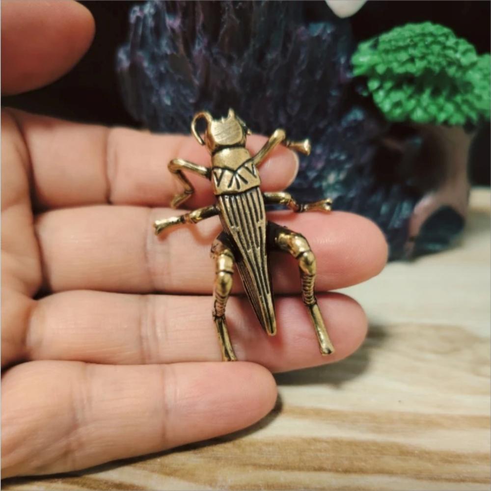 

Brass Grasshopper Figurine - Handcrafted Insect Collectible, Tabletop Decorative Animal Ornament, Ideal for Collection & Gifts