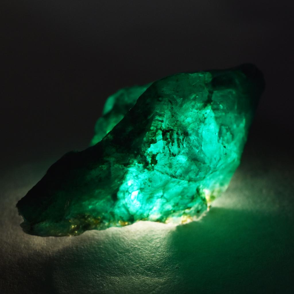 Earth Mined Green Emerald 81.35 Ct Natural Rough Uncut Loose CERTIFIED Gemstone AR-2414