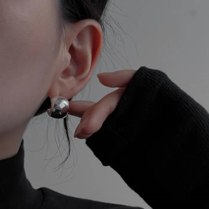 925 Half moon bold stud earrings