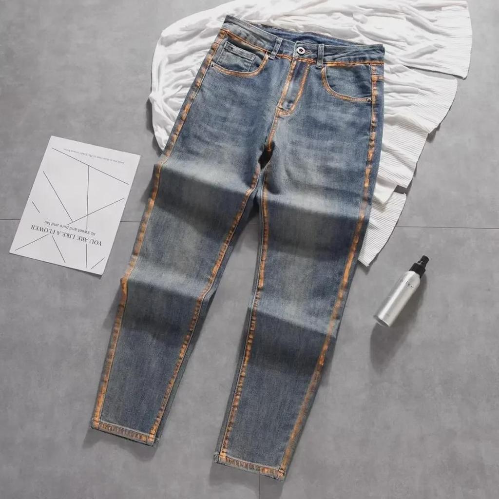 Leichte Luxus-Slim-Fit-Jeans im koreanischen Stil für Herren mit Farbdruck – trendige Freizeithose mit dünnem Design.