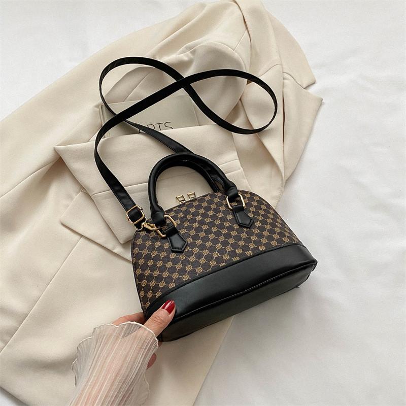 Trendy Autumn Small Shoulder Bag In Black Brown And Khaki Stylish Pu Material чёрный