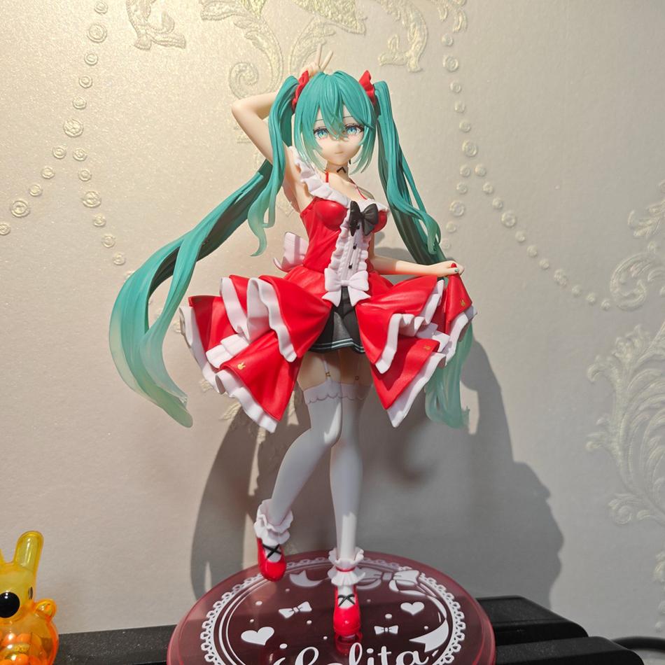 Cute Girl Hatsune Miku Anime Character Fashion Lolita Subclture Desktop Decoration Ornaments Doll Christmas Gift PVC Collectible