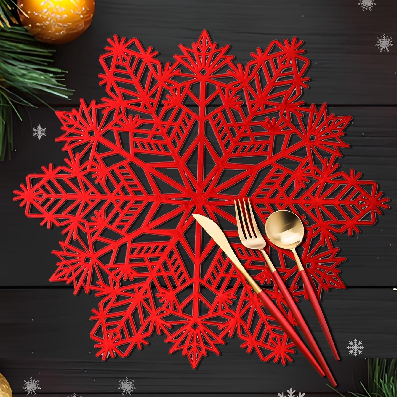 

Украсьте свой рождественский стол салфетками-снежинками, идеально подходящими для рождественских украшений стола и вечеринок 1