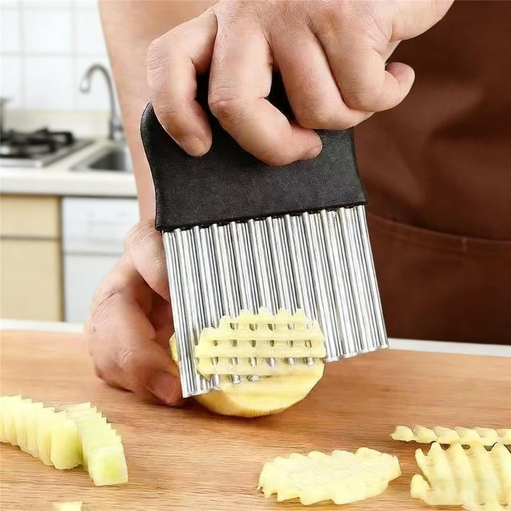 Set of 4 Stainless Steel Wavy Vegetable Cutters for Home Use Suitable for and Floral Cuts - Potatoes, Carrots, Onions,